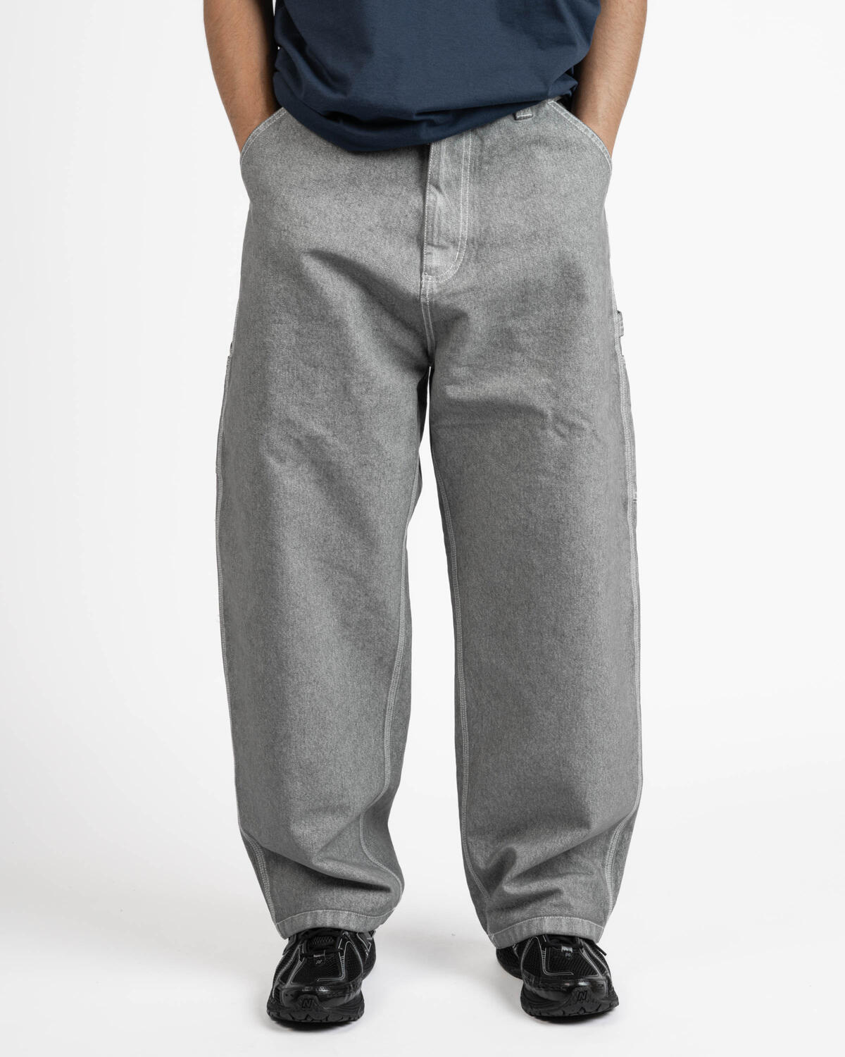 Single knee outlet pant